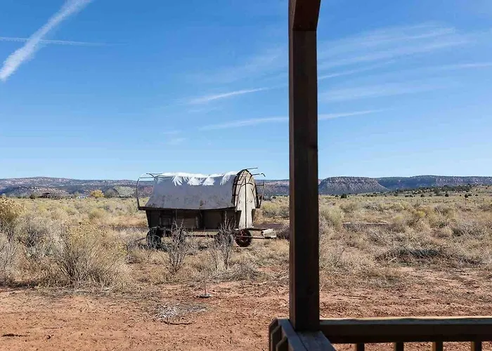 Dusty Rose The Wild West 40 Homestead Holiday home Cane Beds